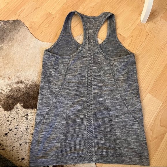 Lululemon Swiftly Tech Racerback Heathered Grey Size 6 - Picture 7 of 8